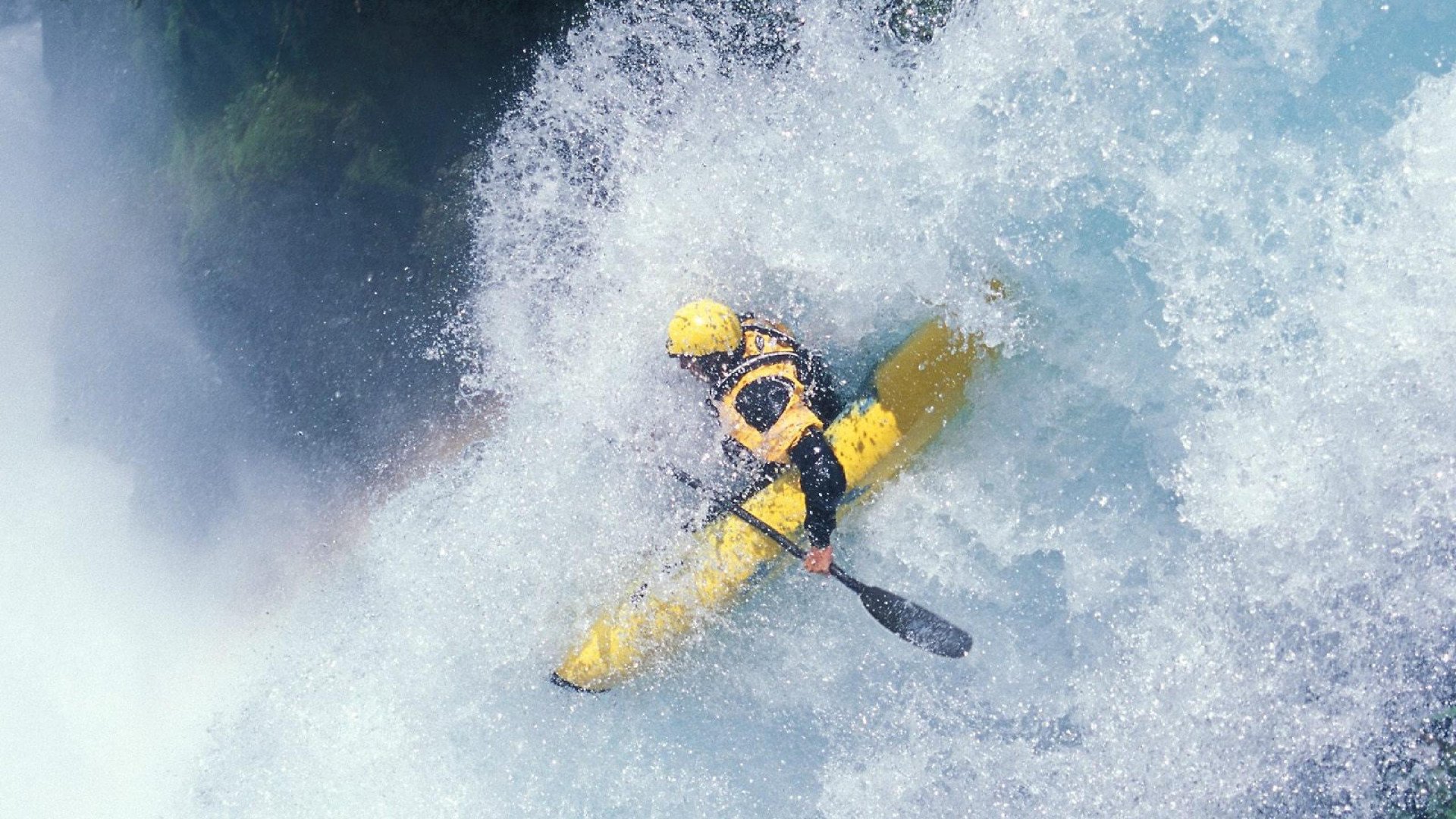 “一场比赛两分钟热血燃起，英雄时刻定格历史”，一场比赛90分钟